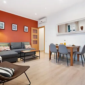 Recently Renovated 2 Bedroom In Eixample Barcelona